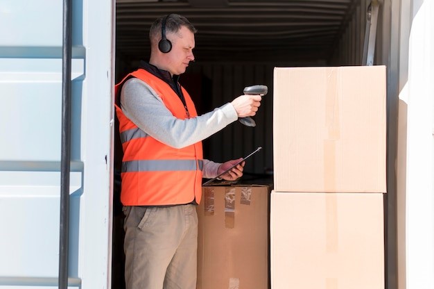 How to Choose the Right Door-to-Door Freight Service Provider